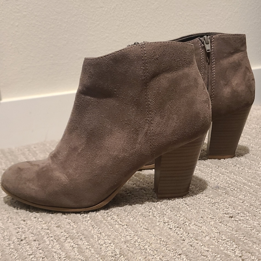 Dark Taupe/ Brown Ankle Boots - Old Navy - Size 9